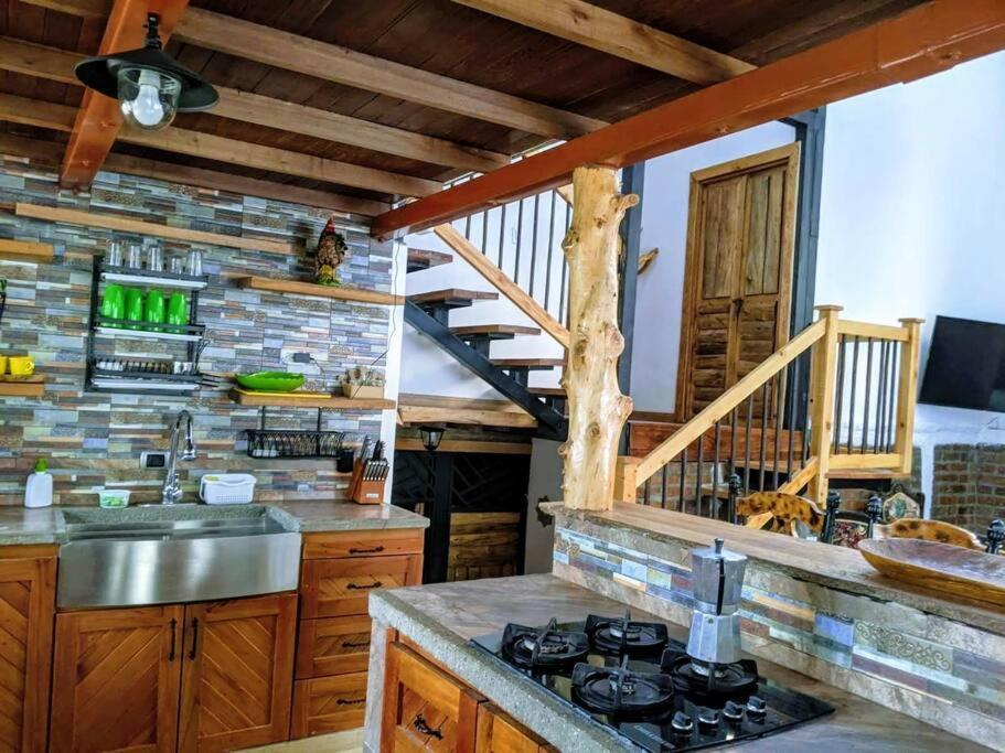 El Encanto Mountain Cabin سالنتو المظهر الخارجي الصورة